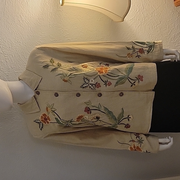 Vtg TAPESTRY PATCH Linen Floral Embroidered Decorative Button Down Shacket - Picture 3 of 10